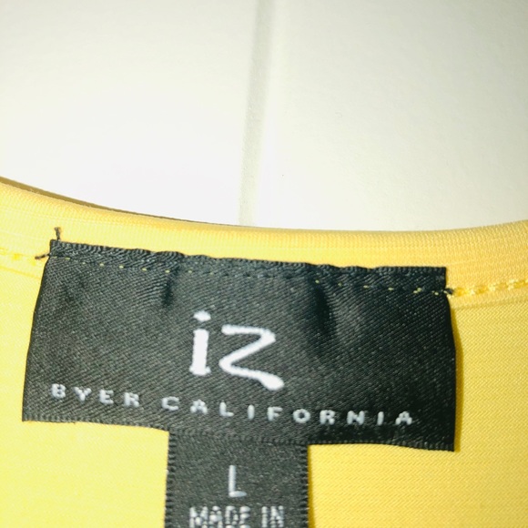 IZ Sleeveless - Picture 2 of 3